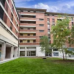 Italianflat - Elegant 2 Bedrooms With Balcony, 5 Min Walking From Arena